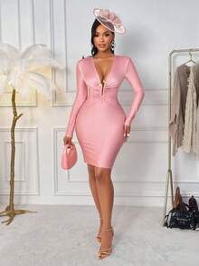 AIJ Amarilo 女士惊艳深V领装饰纽扣修身迷你连衣裙——理想的情人节装扮、婚礼宾客礼服、嘉年华造型和夏日晚宴礼服 - 粉色 - 查看 5