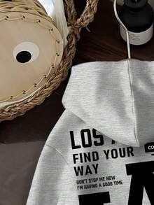 Sudadera con capucha de ajuste holgado, forrada térmicamente, con estampado gráfico minimalista de Los Ángeles, adecuada para otoño/invierno. - Gris Claro - Ver 4