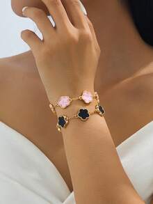 2 件粉色和黑色幸运四叶草手链套装，时尚经典设计适合日常佩戴、约会、正式活动、优雅女士珠宝、情侣礼物（无礼盒） - 彩色 - 查看 3