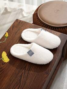 男士软底简约薄底轻便白色/黑色拖鞋，时尚室内家居平底拖鞋，蓬松优雅学院风保暖拖鞋，适合秋冬季穿着