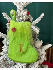 Opakowanie pojedyncze, skarpetki świąteczne, ozdoby świąteczne, zielony plusz, haftowane skarpetki z literami, ozdobne skarpetki świąteczne w torebce prezentowej