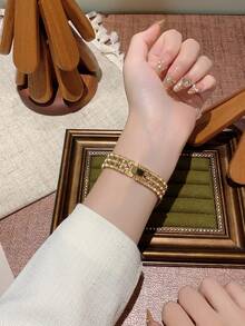 1pc Women's Quartz Watch, Minimalist New Design With Rhinestones, Elegant & Fashionable, Versatile For Casual Wear - Gold - View 3