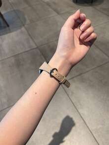 1件女款皮革錶帶，配馬蹄形扣環，適用於華為智慧手錶/手環 Fit 1/Fit 2/Fit 3/Fit 4/Fit 4Pro/Fit 5/Fit 5Pro - 杏色 - 查看 4