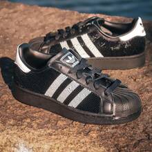 Adidas Originals Superstar II Shoes For Women, Shell-Toe Casual Activewear Sneaker For Daily Wear, Minimalist Low Top Sneaker For School And Workday Chic, Color Block Sneaker For Women's Fall Outfits, Black And White Shoe For Skate Outfits - 核心黑/核心黑 - 查看 1