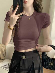 Camiseta de manga curta de ombro direito para mulheres verão nova seda gelada cor sólida com rosca camisa de fundo curto top slim fit e versátil