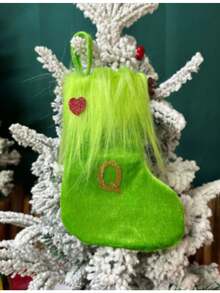 Opakowanie pojedyncze, skarpetki świąteczne, ozdoby świąteczne, zielony plusz, haftowane skarpetki z literami, ozdobne skarpetki świąteczne w torebce prezentowej