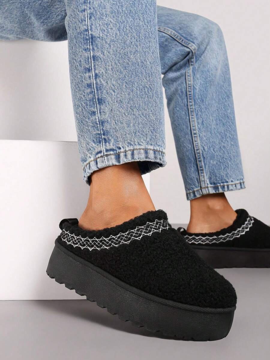 Platform Snow Boots With A Very Low Shaft Decorated With Sheepskin Fur - Black - View 1