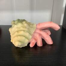 1 Creativa scultura di elemento horror di Ognissanti, dito con parassita a forma di granchio, ornamento spaventoso in resina a forma di granchio eremita, decorazione da giardino per Ognissanti, oggetto creativo - Multicolore - Visualizzare 5