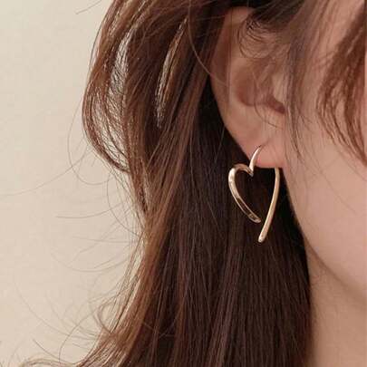 1 对时尚简约别致心形设计耳环，奢华美学，适合女性、情人节、婚礼、派对、日常佩戴