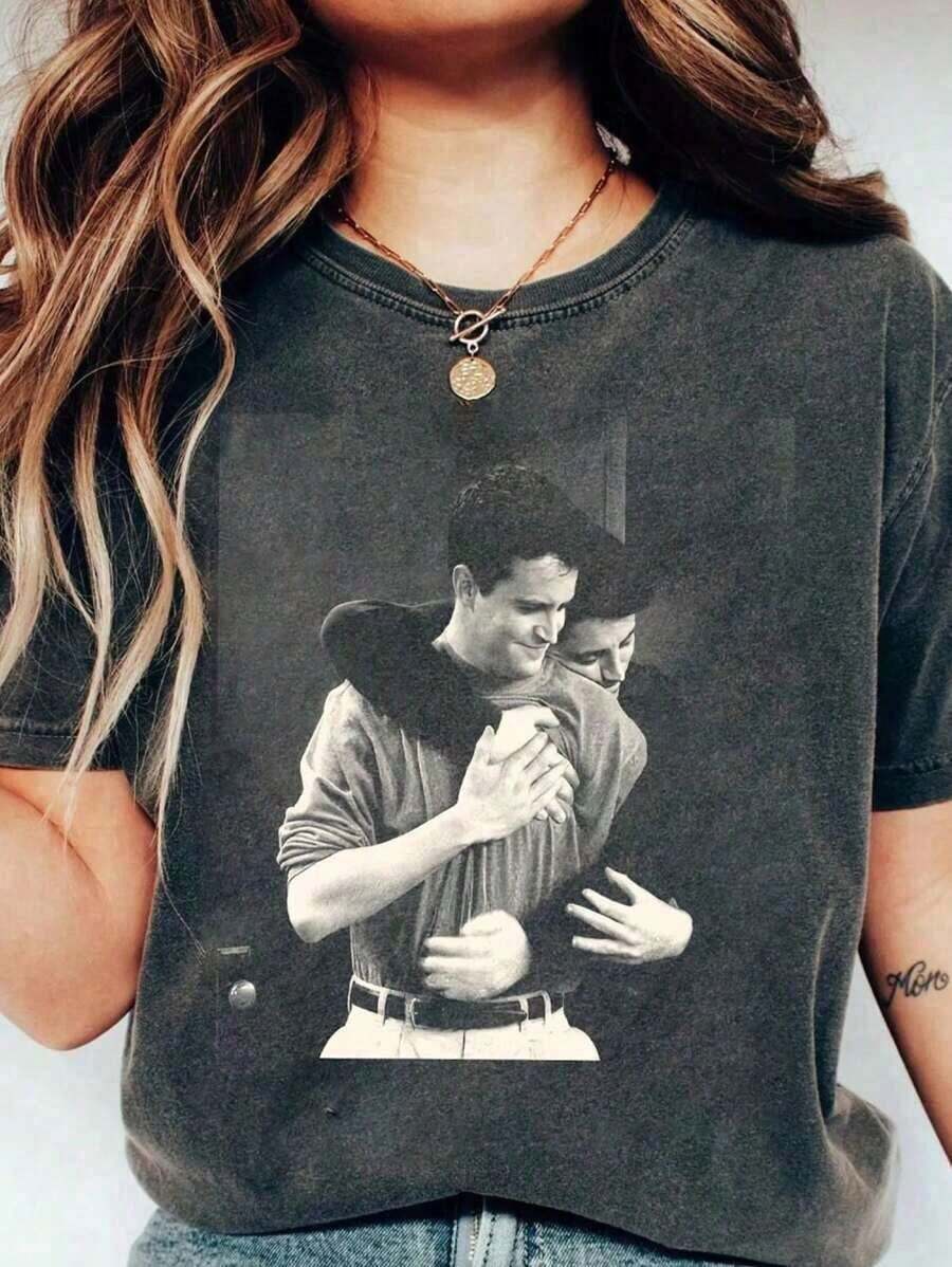 2026 Summer TopsVintage Friend Vibes Movie & TV Show Graphic Design T-Shirt - I'll Be There For You Retro 90s Sitcom Graphic Tee |     Y2K Bootleg Oversized Aesthetic |     Casual Loose Fit Cotton Short Sleeve Round Neck Streetwear TopAll-Match Sports T-ShirtLoose And Comfortableshirts - A10 - 查看 1