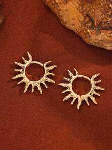 Hollow Out Sun Earrings For Women, Simple, Niche, Retro, Noble, Fashionable And Elegant Earrings For Women - Gold - View 5