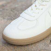 New Casual White Sneakers, Low-Top Sports Shoes, Fashionable Flat Shoes For Women