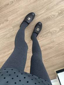 女士秋冬灰色罗纹高腰紧身裤，高弹提臀塑形，适合秋冬居家、休闲、商务穿着，舒适保暖