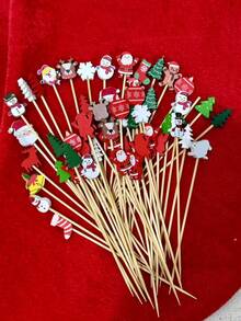 每包100个圣诞随机混合水果竹签。这些竹签色彩缤纷，创意十足，图案包括圣诞老人、圣诞雪人、圣诞树、鹿、雪花和圣诞老人头像。它们可以用作鸡尾酒签、蛋糕叉、烤肉串、蜜饯山楂签和装饰牙签。 - 彩色 - 查看 15