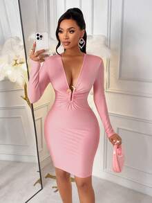AIJ Amarilo 女士惊艳深V领装饰纽扣修身迷你连衣裙——理想的情人节装扮、婚礼宾客礼服、嘉年华造型和夏日晚宴礼服 - 粉色 - 查看 6