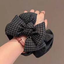 2条装女士黑色和米色韩版缎面蝴蝶结发圈，优雅复古发饰，适合丸子头、马尾辫、日常佩戴，发绳，发圈，化妆居家健身女士配饰，头部配饰，弹力发带，橡皮筋发圈 - 黑色-蝴蝶結 - 查看 2