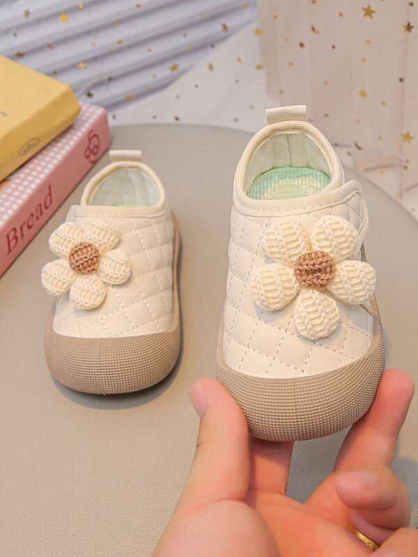 Sapatos casuais de sola macia para meninas, sapatilhas respiráveis e sem cadarço, sapatos de princesa versáteis e modernos para primavera/outono