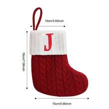 Kreativ gestrickte Buchstaben Weihnachtsstrümpfe, rote Wolle mit exquisiter Stickerei, diese Schneeflocken Dekostrümpfe haben einzigartige Designs; können als Weihnachtsbaum-Ornamente verwendet werden, um eine festliche Atmosphäre zu schaffen, geeignet für Wohnzimmer und Fensterdekorationen, perfekt für Weihnachtsfeiern und Weihnachtsdekoration Raumdekoration Winter