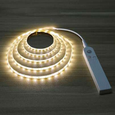 1条无线感应LED灯带，适用于橱柜、衣柜、楼梯等，USB供电，可作夜灯、楼梯背光照明，适用于房间、卧室、厨房、衣柜、楼梯、走廊和橱柜照明，可选1/3/5厘米灯带规格。适用于节日：万圣节、圣诞节、感恩节、毕业季等。