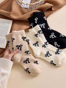 2/4 Paar Damen Plüsch Winter Socken mit Schleifen Muster, Kniestrümpfe, Weihnachtsgeschenk, dick, weich, flauschig, warm und bequem, zufällige Farben, geeignet für den täglichen Gebrauch und Ausflüge, gemütliche Socken - Verschiedenfarbig - Übersicht 10