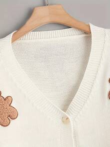 2025 Automne/Hiver Cardigan tricoté à col rond avec ours brodé mignon style coréen pour femmes, doux et douillet - Blanc - Voir 3