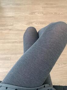 女士秋冬灰色罗纹高腰紧身裤，高弹提臀塑形，适合秋冬居家、休闲、商务穿着，舒适保暖