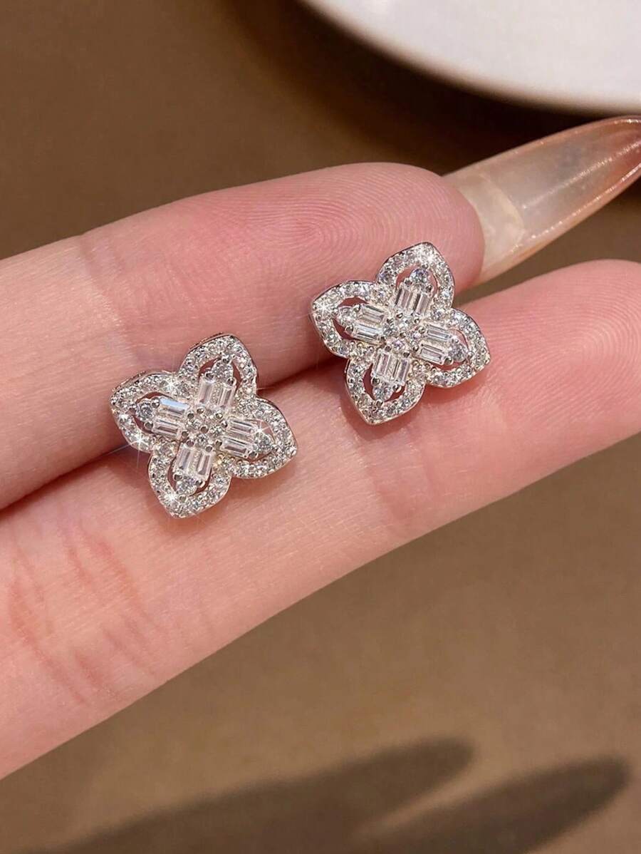 1 Pair S925 Sterling Silver Inlaid Synthetic Zirconia Exquisite Luxury Four-Leaf Clover Earrings, Elegant Quality Jewelry For Women's Engagement Day - Silver - View 1