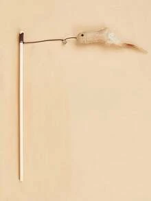 1 件木制逗猫棒配老鼠铃铛，款式随机，互动猫玩具