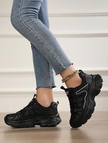 Tênis Casuais Femininos, Tênis Chunky de Sola Grossa, Tênis de Viagem com Cadarço e Malha Respirável, Tênis de Corrida Estudantil, Tênis Casuais de Moda de Cano Baixo, Tênis de Corrida para Uso Externo, Adequados para Todas as Estações