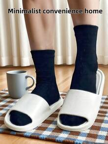 Nuevas sandalias de verano elegantes y sencillas para hombres, adecuadas para el uso casual diario, con una suela gruesa que es transpirable, suave y cómoda. Material de EVA, antideslizante, protección del pie sin olor, de secado rápido | Súper acolchado | Adecuado para usar en la playa/calle al aire libre / dormitorio, baño, etc., sandalias frescas para parejas de hombres y mujeres.