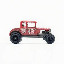 Mattel 25G-140  A 型定制 '31 C4982 1:64 比例玩具基本车，适合 3 岁及以上儿童，庆祝车辆（款式可能有所不同）