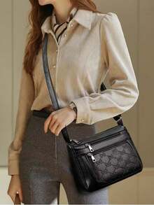 Women Crossbody - Hitam - View 3
