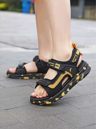 1 Pair Kids' Open Toe Sports Sandals, Soft, Lightweight, Non-Slip, Quick-Dry, Camouflage, Comfortable & Fashionable