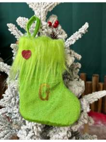 Opakowanie pojedyncze, skarpetki świąteczne, ozdoby świąteczne, zielony plusz, haftowane skarpetki z literami, ozdobne skarpetki świąteczne w torebce prezentowej