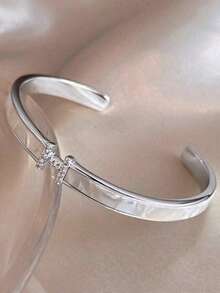 1pc Stainless Steel Fashionable & Elegant Letter Shell Cuff Bracelet, Chic & Sophisticated Design, Suitable For Commuting - Yellow Gold - View 6