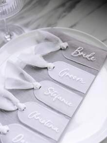 磨砂亚克力婚礼席位卡 - 精致个性化席位卡，适用于婚宴、新娘送礼会、餐桌装饰、定制姓名标签、花园装饰 - 彩色 - 查看 3