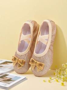 一双儿童黄色可爱公主蝴蝶结芭蕾舞鞋，软底室内训练鞋，全弹力面料，舒适耐穿，套穿式，非常适合舞蹈和表演。 - 金色 - 查看 5