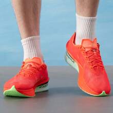 Nike 男子ZOOMX VAPORFLY NEXT% 4運動訓練跑步鞋 - 紅色 - 查看 3