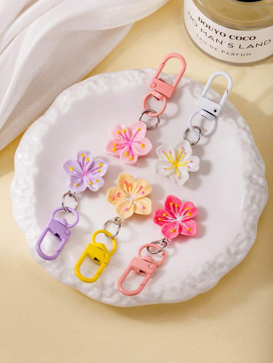 5 件纯色浪漫樱花钥匙扣，可爱简约花卉吊坠，适合圣诞节、感恩节、万圣节、女士包包、返校、情侣和好友派对礼物