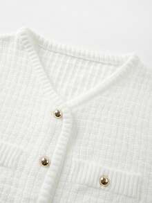 Cardigan tricotat cu mânecă lungă, cu decolteu în V și nasturi în față, model elegant și minimalist, model alb, top de primăvară