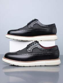 زوج من أحذية الرجال ذات الأصابع المدببة والرقبة المنخفضة مع رباط، من جلد البولي يوريثان مع نعل إيفا، مريحة وخفيفة الوزن للاستخدام اليومي والأعمال والداخلي