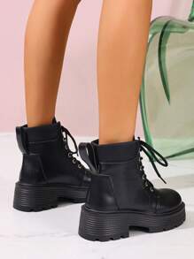 大码女粗跟刺绣棕色踝靴搭配毛衣方头中腰时尚牛仔靴秋冬新款短靴