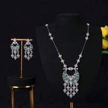 1 Set de regalo del Día de San Valentín, collar con colgante de hoja de trigo y gota de agua, y aretes a juego, adecuado para que las mujeres lo usen en días festivos