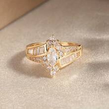 1 Extremely Elegant Gold Lady's Engagement Statement Ring Set With Rhombus-Cut Square Crystal  - Luxury Party Jewelry, Suitable For Banquets And Gifts, Y2K/Party Style Golden Ring Jewelry For Women High Quality - Golden - View 4