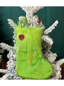 Opakowanie pojedyncze, skarpetki świąteczne, ozdoby świąteczne, zielony plusz, haftowane skarpetki z literami, ozdobne skarpetki świąteczne w torebce prezentowej