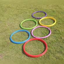 5个/10个多色敏捷训练环，厚实耐用，配有可调节连接夹，可组成各种跳环组合。适用于足球、篮球、跆拳道、耐力和敏捷性训练等。也适用于家庭娱乐活动、圣诞节和生日礼物。 - 彩色 - 查看 6
