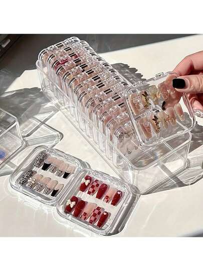 透明美甲收纳盒，透明方形塑料手链收纳盒，亚克力手链收纳盒，多功能塑料透明迷你防尘首饰配件收纳盒，多功能收纳盒适用于整理珍珠、首饰、耳环、项链、手链及小件物品，适用于耳环、戒指、首饰收纳保管，美甲用品分类。