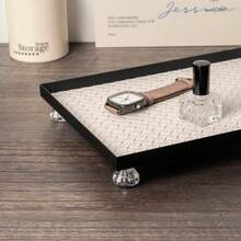 1 pièce Plateau de vanité tressé avec support en acrylique de forme diamant, disponible en blanc, noir et marron, polyvalent pour les parfums, les rouges à lèvres, les bougies, l'affichage des bijoux et à des fins décoratives