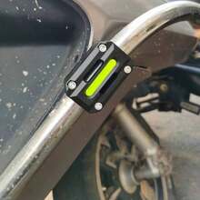 2 Stück universelle Motorschutzblöcke mit reflektierender Antikollisions-Funktion, mehrere Dichtungen, für verschiedene Rohrdurchmesser einstellbar, geeignet für alle Modelle, Stoßschutzvorrichtungen mit hochreflektierendem Design für verbesserte Nachtsichtbarkeit, erhöhte Stoßabsorption, Stoßschutzleisten für Motorräder, Roller, Fahrräder, ATVs, für Pendeln, Landstraßen, Offroad-Abenteuer, Stadtverkehr, Regen, Herbst, Winter, als Geschenk, Weihnachtsstrumpfstopfer, Motorrad-Zubehör, einfache Montage ohne Werkzeug, breite Kompatibilität