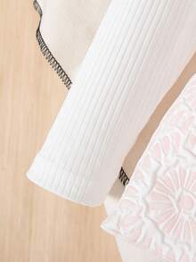 秋冬季女婴白色短袖连体衣、蝴蝶结袜子和发带套装 - 白色 - 查看 4